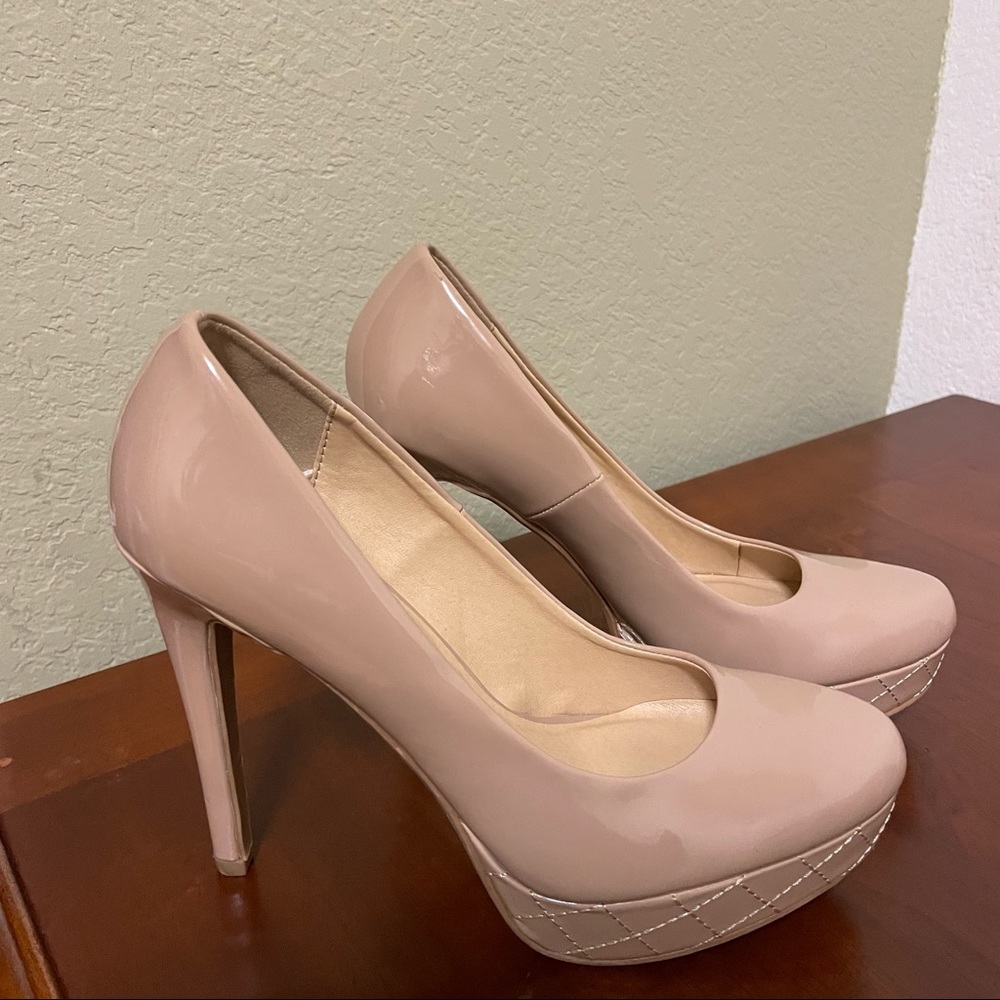 Chinese Laundry Women’s Wow Platform Pump Nude Size 8
